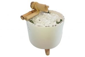Fonte Feng Shui Cascata Decorativa de Agua Redonda Pé Madeira